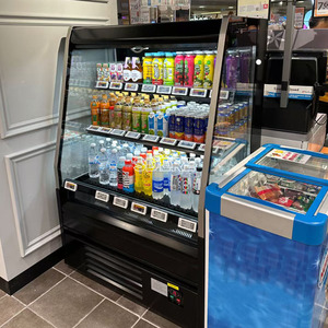Vitrine réfrigérée semi-verticale multi-étagères pour boissons, légumes et fruits - Product Image 4