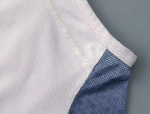 Machine à coudre plate à point de recouvrement Kansai Special NFS6604GS d'occasion, 4 aiguilles, 6 fils, alimentation hors <span class=keywords><strong>bras</strong></span> avec couvercle supérieur - Product Image 4