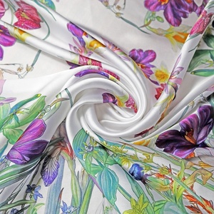 Sciarpa in poliestere Jacquard <span class=keywords><strong>di</strong></span> <span class=keywords><strong>seta</strong></span> imitata personalizzata all'ingrosso sciarpa in <span class=keywords><strong>Chiffon</strong></span> <span class=keywords><strong>di</strong></span> raso 140x140 con fiori - Product Image 4