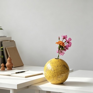 Vase en céramique jaune peint à la main, écologique, avec glaçure brillante, cuit à haute température, décoration de table moderne pour mariage - Product Image 6