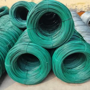 2.0/3.0mm 50kgs/rouleau 250 mètre corde bleu galvanisé acier 8mm 1/2 pouces Pvc enduit boucle <span class=keywords><strong>fil</strong></span> <span class=keywords><strong>d</strong></span>'<span class=keywords><strong>attache</strong></span> avec crochets pour clôture à maillons de chaîne - Product Image 3