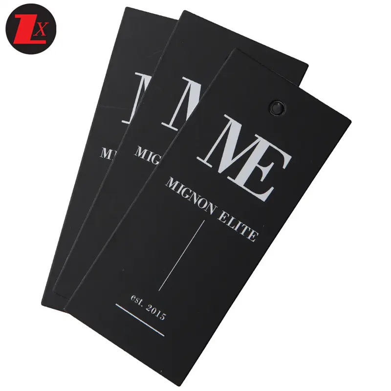 ملصق أسود مخصص للملابس المعلقة ملصق ورقي مطبوع من ورق الكرافت مخصص للمجوهرات بأرجوحة ملصقات مخصصة لماركة الملابس