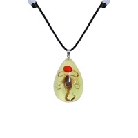 Collier tendance en plastique avec spécimen d'insecte naturel, pendentif lumineux en forme d'insecte, chaîne en corde, vente directe fabricant