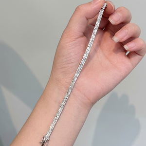 Pulsera de tenis unisex clásica de lujo con diamantes cultivados en laboratorio de 3 quilates, corte baguette cónico, certificado IGI, EF VVS, oro blanco de 14K, de Apricot Jewels - Product Image 1