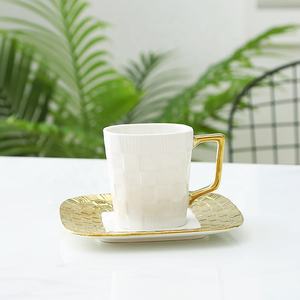 <span class=keywords><strong>Service</strong></span> <span class=keywords><strong>de</strong></span> <span class=keywords><strong>Table</strong></span> <span class=keywords><strong>de</strong></span> luxe, avec assiettes à dîner, pour la cuisine, livraison gratuite, chine - Product Image 5