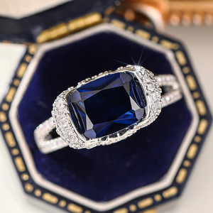 Anello con Fiocco in Gemma Blu per Donne, Elegante Gioiello da Dito per Occasioni Formali - Product Image 2