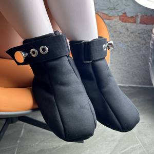 HM Bottes de Contrainte pour Adultes avec Semelles à Pointes et Rivets et Boucle, Chaussures Verrouillables pour Bondage des Pieds, Punition <span class=keywords><strong>ABDL</strong></span>, pour Habit de Rampement - Product Image 1