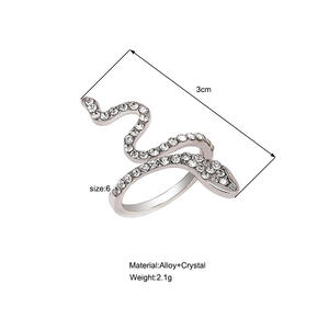 Grensoverschrijdende Hot Spot Drill Winding Snake <span class=keywords><strong>Ring</strong></span> Natuursteen Glas Niche Design Sense Mode Gepersonaliseerde wijsvingerring Oro - Product Image 3
