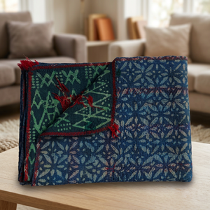 Colcha Kantha de Sari con Estampado a Mano en Técnica Indigo y Bordado a Mano - Product Image 2