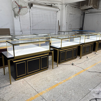 Vitrine à bijoux sur mesure en noir et or avec verre trempé et présentoir pour boutique de détail