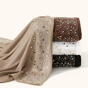 بيع بالجملة من Zifeng OEM شال جديد بلون سادة ماليزي وشاح جيرسيه لامع من حجر الراين - Product Image 4