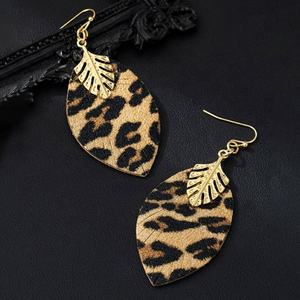 ต่างหูใบเสือดาวสไตล์ยุโรปและอเมริกา แฟชั่นเรียบง่าย สไตล์เย็นสบาย โดดเด่นไม่ซ้ำใคร ดูมีระดับและสร้างสรรค์ - Product Image 3