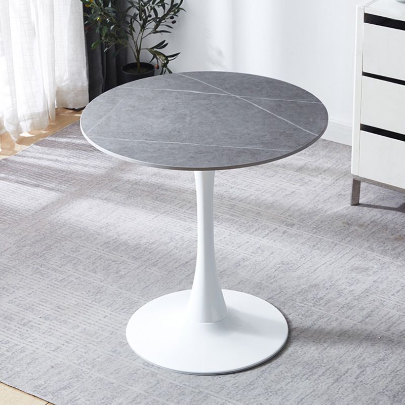 Piatto in pietra con base grigio opaco e bianco lucido