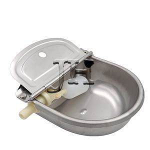 Cubo de agua de caballo aislado resistente a la congelación Cuenco estable al aire libre con accesorio de cubierta protectora - Product Image 1