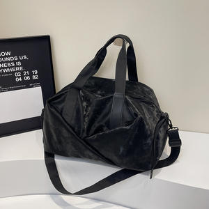 กระเป๋าใส่ของกันน้ำ RUIQUWIN แฟชั่นสำหรับทุกเพศ ขนาด 20-35 ลิตร ความจุเยอะ สายปรับได้ น้ำหนักเบา กระเป๋าเดินทาง แยกส่วนเปียกและแห้ง - Product Image 3