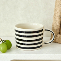 Tasses à rayures peintes à la main très vendues, design à rayures horizontales vertes, tasses à café en céramique personnalisées de 400 ml
