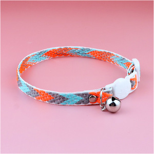 <span class=keywords><strong>Collier</strong></span> de promenade <span class=keywords><strong>pour</strong></span> <span class=keywords><strong>chat</strong></span> en polyester avec clochette, design de flèche fluorescente tricolore, <span class=keywords><strong>collier</strong></span> anti-étranglement, accessoires <span class=keywords><strong>pour</strong></span> animaux de compagnie - Product Image 5