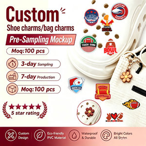 Breloques <span class=keywords><strong>de</strong></span> chaussures personnalisées en gros, breloques <span class=keywords><strong>de</strong></span> chaussures <span class=keywords><strong>de</strong></span> sport football pour la décoration <span class=keywords><strong>de</strong></span> sabots, breloques <span class=keywords><strong>de</strong></span> chaussures en PVC <span class=keywords><strong>de</strong></span> marque personnalisées pour designers - Product Image 1