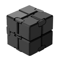 Les jouets en alliage d'aluminium anodisé Infinity Cube Fidget soulagent le stress et l'anxiété