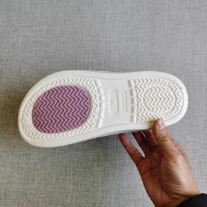 Chaussures pour femmes Pantoufles Sabots Mules Chaussures épaisses Pantoufles bon marché Vente en gros Chaussures <span class=keywords><strong>Femme</strong></span> LOGO Personnalisation Commande d'assistance - Product Image 5