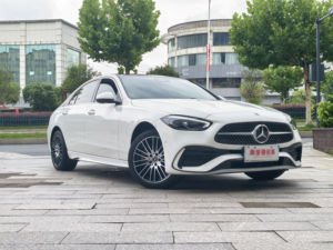 El 2024 <span class=keywords><strong>Mercedes</strong></span>-Ben-z <span class=keywords><strong>Clase</strong></span> <span class=keywords><strong>C</strong></span> C260L Sport Hybrid Luxury Midsize Car cuenta con asientos de cuero de cinco asientos - Product Image 3