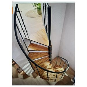 Scala a Chiocciola con Telaio in Acciaio Salvaspazio per Uso Residenziale in Stile Australiano e Americano - Product Image 1