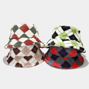 Nouveau Chapeau Bob Épais et Chaud à Carreaux Color Block Automne/Hiver 2025 – Accessoire Sportif Décontracté pour Usage Quotidien en Extérieur, Coupe-Vent et Protection Solaire - Product Image 1