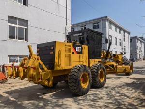 รถเกรดเดอร์มือสอง Caterpillar 140H สภาพดี แข็งแรง ทนทาน รถเกรดเดอร์ล้อ CAT 140H มือสอง - Product Image 2