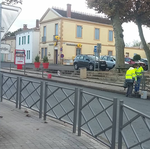Barrière municipale extérieure en <span class=keywords><strong>fer</strong></span> forgé à <span class=keywords><strong>grille</strong></span> diamantée avec revêtement à haute teneur en zinc, antirouille - Product Image 2