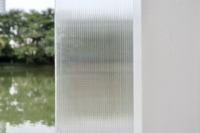 Panneau transparent en polycarbonate alvéolaire de conception moderne pour murs-rideaux et applications de toiture d'hôtels, 8 mm 10 mm, marque Yueyou