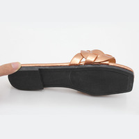 Sandales de plage de luxe pour femmes de marque de créateur, chaussures de mode de haute qualité, pantoufles de vacances pour femmes, vente en gros, durables