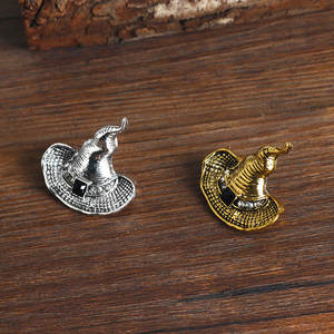 Broche <span class=keywords><strong>de</strong></span> Aleación <span class=keywords><strong>de</strong></span> Zinc con Diseño <span class=keywords><strong>de</strong></span> Sombrero <span class=keywords><strong>de</strong></span> Bruja Mágica <span class=keywords><strong>de</strong></span> Películas Europeas y Americanas, Accesorio <span class=keywords><strong>de</strong></span> Pin con Rama Electrochapada, Insignia - Product Image 4