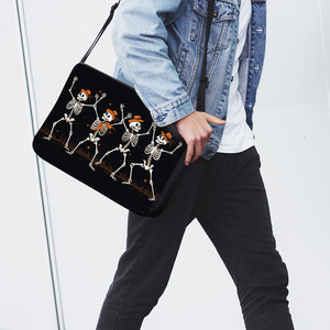 Sac bandoulière vintage décontracté vierge avec motif lettre pour impression par sublimation, unisexe, noir, bleu, rouge - Product Image 6