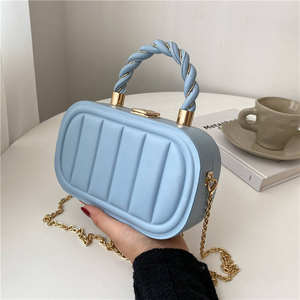 Sac à main pour femme de haute qualité, minimaliste, chaîne, couleur unie, mignon, avec cadenas, sac à main, sac bandoulière - Product Image 6