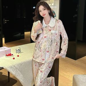 女式秋冬两件套金色天鹅绒睡衣弹力收腰带蕾丝保暖特色天鹅绒套装睡衣 - Product Image 1