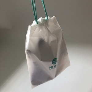 Piccolo logo personalizzato stampato ldpe bianco doppio strato con coulisse <span class=keywords><strong>lenzuolo</strong></span> imballaggio shopping carry plastic poly bag - Product Image 5