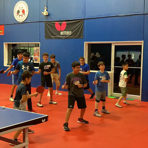 Revêtement de <span class=keywords><strong>sol</strong></span> vinyle Yichen moderne, <span class=keywords><strong>adhésif</strong></span>, à surface lisse, imperméable et antibactérien pour terrains de sport intérieurs de tennis de table - Product Image 4