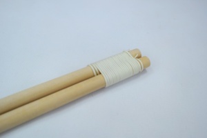Bâtons de <span class=keywords><strong>diabolo</strong></span> en bois Yiqu (Modè<span class=keywords><strong>le</strong></span> DHSWD) L37cm – Durables et traditionnels pour les jeux en extérieur (Vente en gros) - Product Image 3