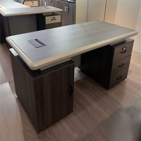 Bureau de direction moderne en bois de luxe avec surface double couche traitée anti-taches pour bâtiment administratif