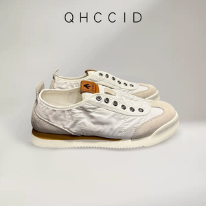 QHCCID Baskets en toile blanches à talon bas, chaussures décontractées à enfiler pour hommes, design tendance - Product Image 4