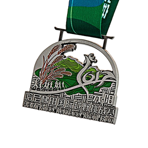 Medalla deportiva personalizada de fábrica logotipo en relieve maratón corriendo regalo medallón trofeos y medallas de metal - Product Image 3