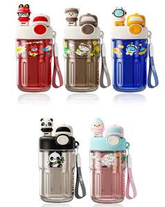 Personnage de <span class=keywords><strong>dessin</strong></span> <span class=keywords><strong>animé</strong></span> mignon 700ml tasse d'eau extérieure en plastique pour étudiants et enfants verres de sport scolaire avec autocollants de paille - Product Image 1