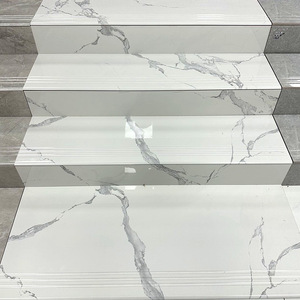 Piastrelle per Scale Interne Fai-da-Te con Strisce LED a Sensore di Movimento Integrate, Gradini Antiscivolo in Mattoni Vetrificati - Product Image 3
