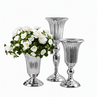 Arrangements floraux créatifs de style européen sur le thème du mariage, décoration d'hôtel et de maison, banquets d'anniversaire, vases en cristal, art en fer forgé