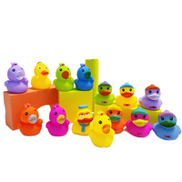 Canard personnalisé en caoutchouc jaune bleu vert de 3 pouces Jouet de bain en résine PVC Clin d'oeil de plongée en plastique en vrac Canard couineur personnalisé