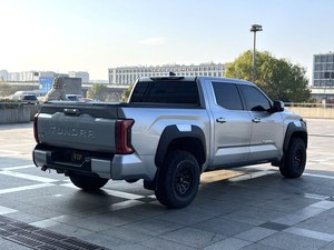 <span class=keywords><strong>Toyota</strong></span> <span class=keywords><strong>Tundra</strong></span> 3.5T Automatique <span class=keywords><strong>2022</strong></span> d'occasion, double turbo, spécifications américaines, cabine double, conduite <span class=keywords><strong>à</strong></span> gauche, haute performance, capacité de remorquage supérieure au <span class=keywords><strong>Toyota</strong></span> Hilux - Product Image 6