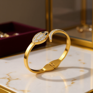 Bracciale a Serpente Angelina con Diamanti, Placcato Oro in Acciaio Inossidabile, Gioielli da Donna Stile Classico per Uso Quotidiano - Product Image 4