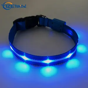 Produits bon marché A MENÉ Des Lumières Chien Animaux de Compagnie Colliers Ajustable Polyester Lueur Dans La Nuit Pour Animaux De Compagnie Chien Chat Chiot Sûr Lumineux Clignotant Collier