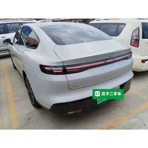Guazi Coche Usado 2025 Leapmotor B01 Bajo Kilometraje Nueva Energía EV Sedán Automático LHD en Stock para Conducción Diaria Urbana Moderna 5 Asientos - Product Image 4