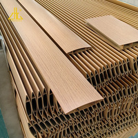Grain de bois couleur patio persienne automatique toit pergola en aluminium persienne profil de lame